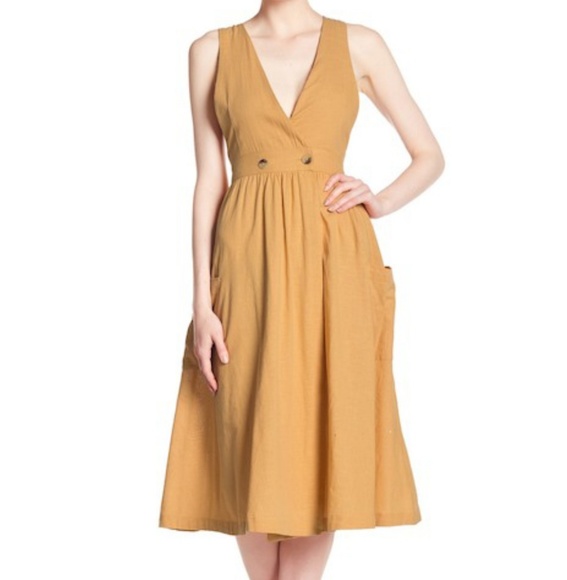 Free People Dresses & Skirts - NWOT Free People sleeveless wrap midi dress